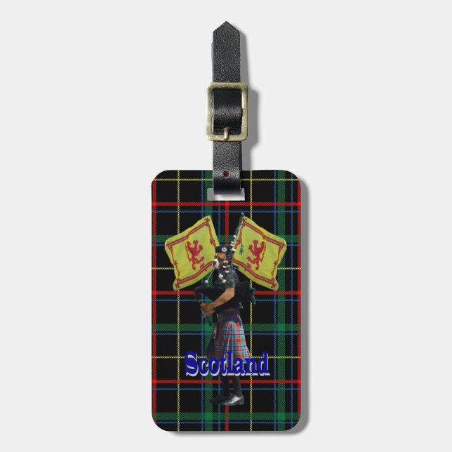 Scottish piper on tartan luggage tag (Front Vertical)