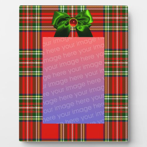 SCOTTISH TARTAN AND RED GREEN BOWS CHRISTMAS PARTY PLAQUE