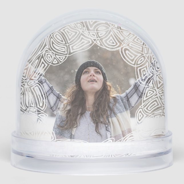 Scribble Wreath Snow Globe (Front)