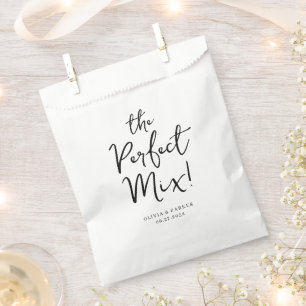 Script The Perfect Mix Wedding Treats Favor Bag