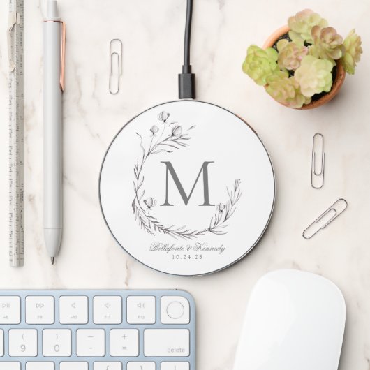 Script Wedding Heart Arrows Mr Mrs Wireless Charge Charger (Desk)