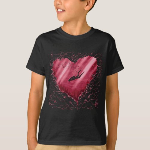 scuba diver design that features a cave heart T_Shirt