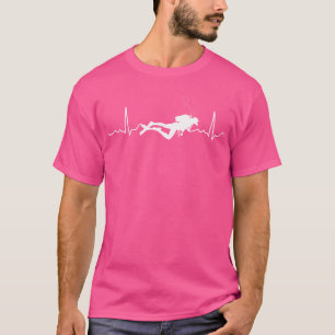 Scuba Diver Heartbeat Underwater Ocean Surfer Divi T-Shirt