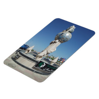 Sculpture to the marine inhabitants magnet