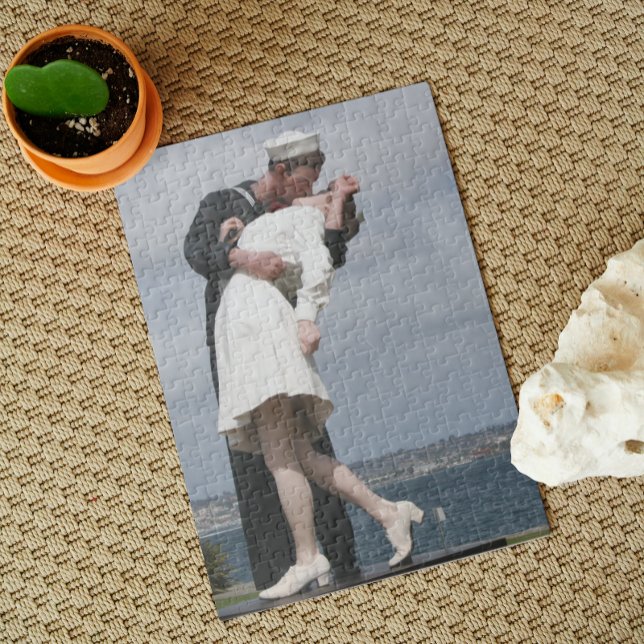 Sculpture Unconditional Surrender in San Diego Jigsaw Puzzle (Creator Uploaded)