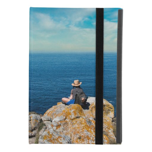 Sea-cliff-hiker-cíes-islands-coast iPad Mini 4 Case