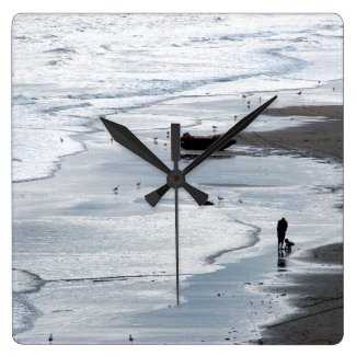 Sea coming to shore at dusk - Photo Clock