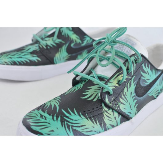Sea Foam Green & Gold Tropical Floral Nike SB  (3/4 Left)
