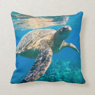 Sea Turtle, Marine Turtle, Chelonioidea, reptile Throw Pillow