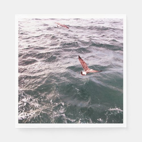 SEAGULL FLYING OVER THE SEA WAVES NAPKINS