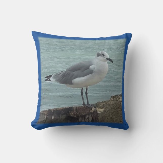 Seagull throw pillow (Front)