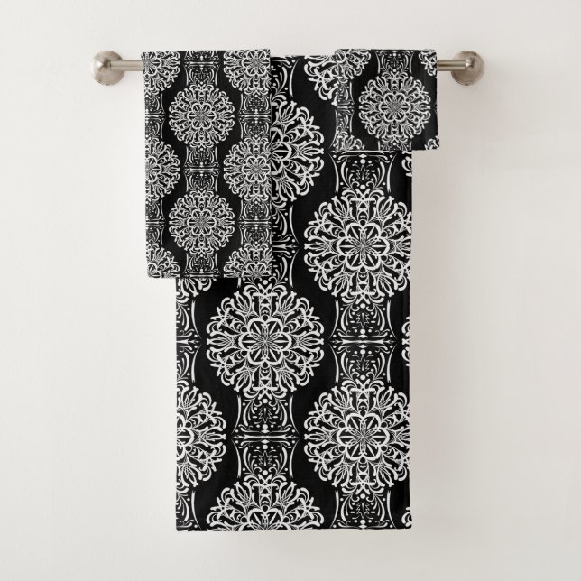 Seamless abstract ornamental decor modern black wh bath towel set (Insitu)