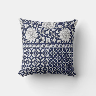Seamless chinese ornament throw pillow