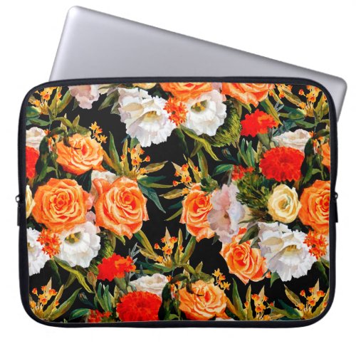 Seamless floral pattern Roses and lisianthus on a Laptop Sleeve