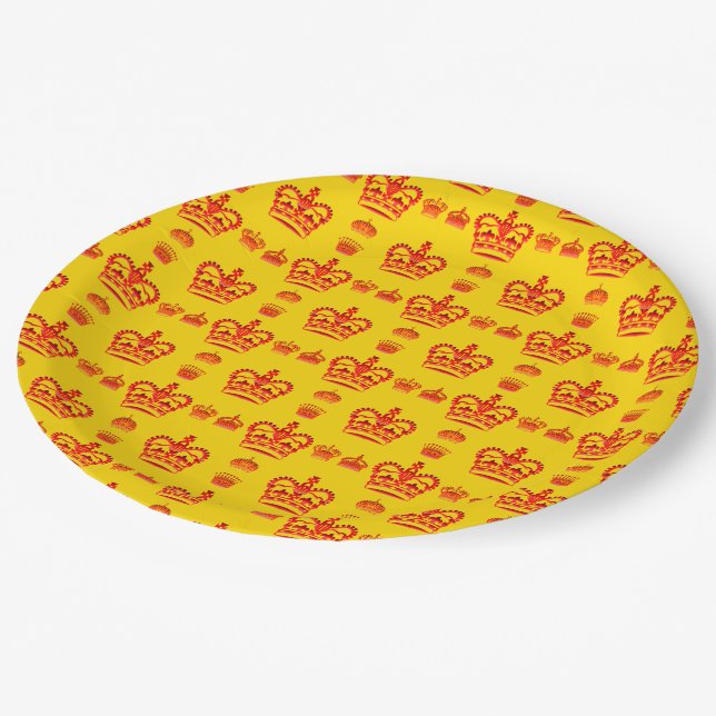 Seamless Pattern King's Crowns Of Red Color Paper  Plates (Angled)