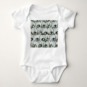 Seamless pattern with adorable penguins. baby bodysuit