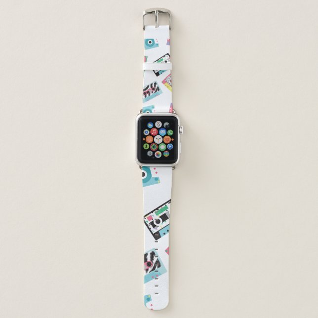 Seamless pattern with audio tapes in retro 80s sty apple watch band (Front)