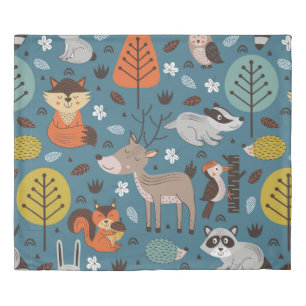 Seamless pattern with forest animals on blue backg duvet cover