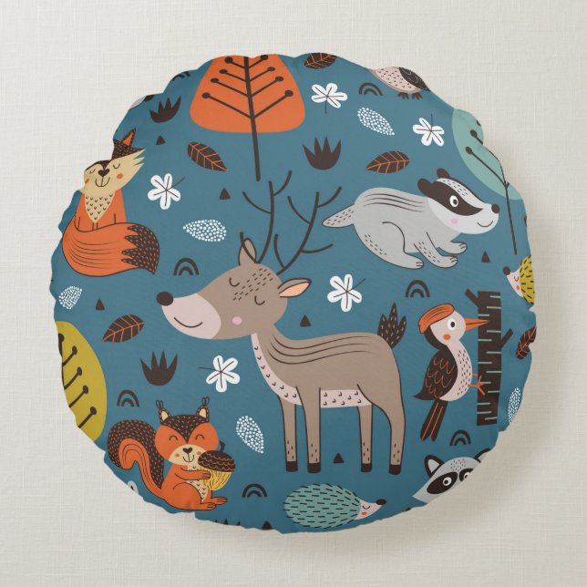 Seamless pattern with forest animals on blue backg round pillow (Front)