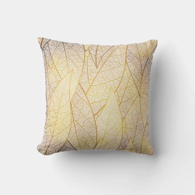 Seamless pattern with gold leaves throw pillow (Front)