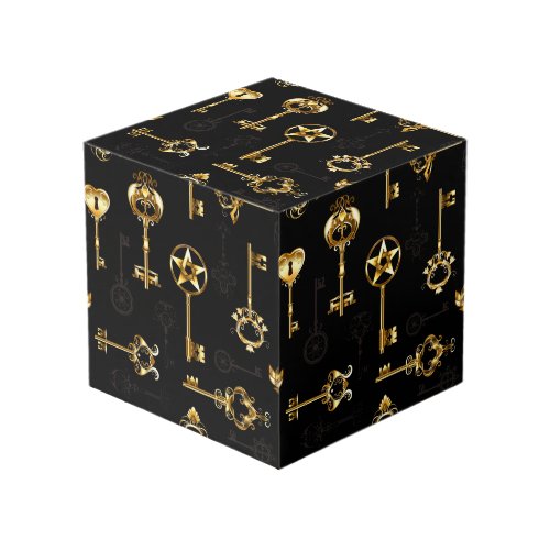 Seamless Pattern with Golden Keys Cube