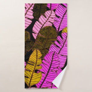 Seamless pattern with hand drawn tropical leaves. bath towel