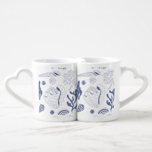 Seamless pattern with sea shells coffee mug set