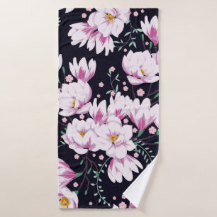 Seamless spring pattern with magnolias. bath towel