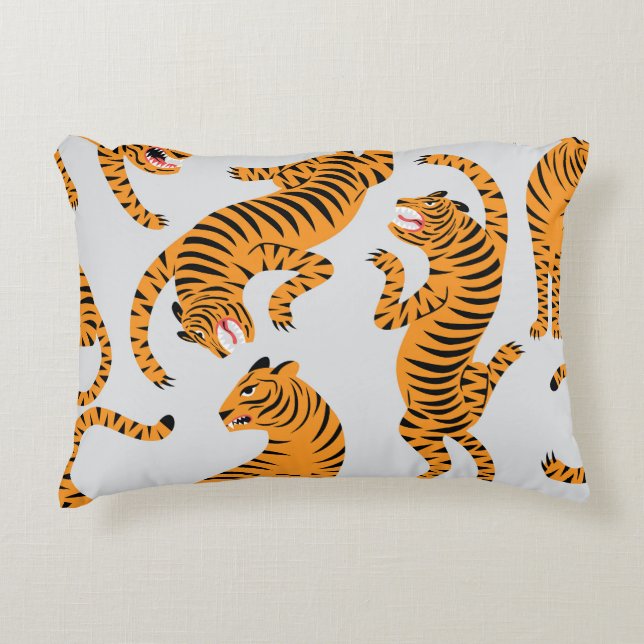 Seamless tiger pattern, wildlife theme. accent pillow (Front)