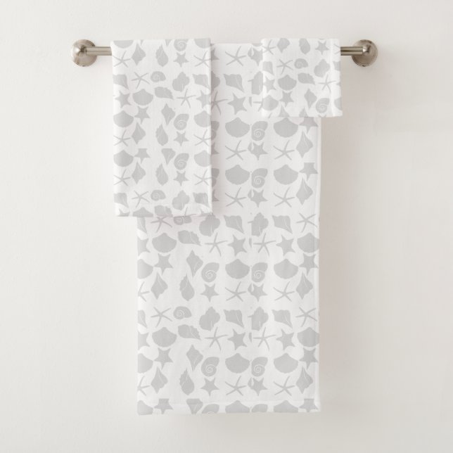 Seashells light gray bath towel set (Insitu)