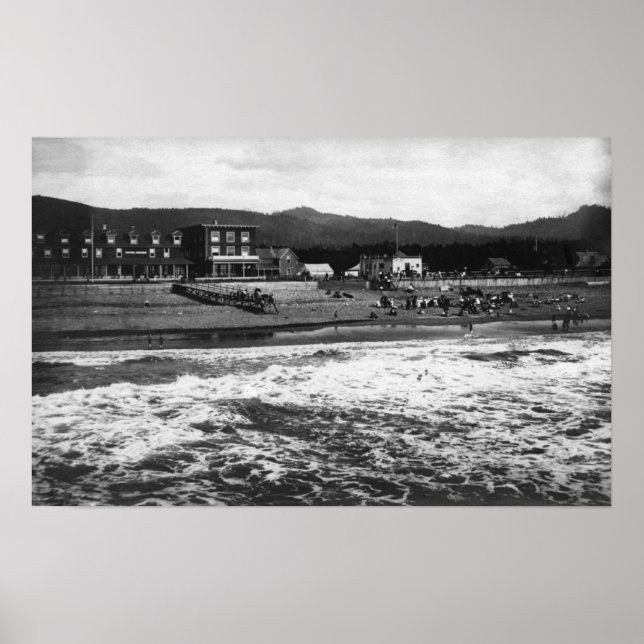 Seaside, Oregon Beach and Hotel Moore Photograph Poster (Front)
