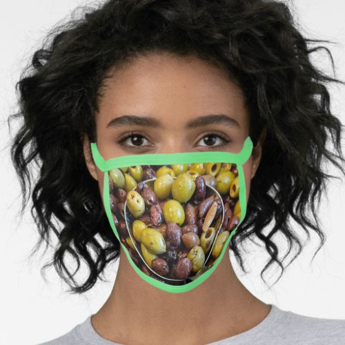 Seasoned black and green olives face mask