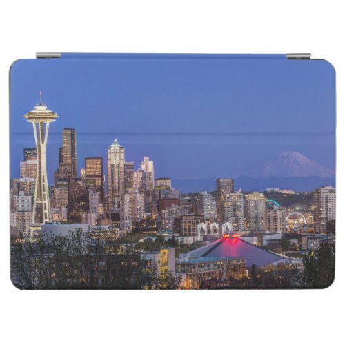 Seattle Downtown and Mt Rainier at Twilight iPad Air Cover