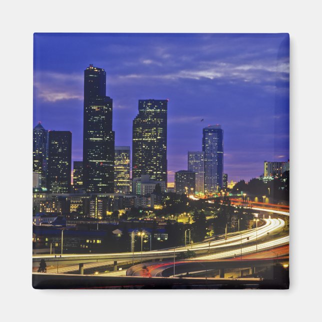 Seattle, Washington skyline at night Magnet (Front)