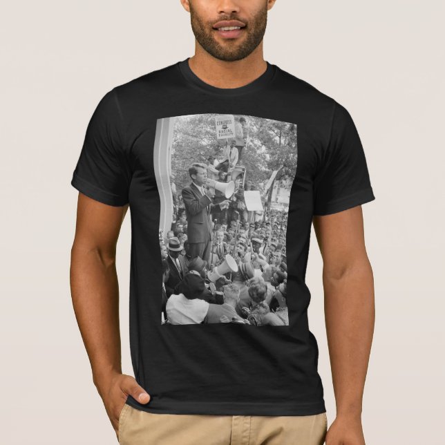 Sen. Robert Kennedy Campaigning for US President   T-Shirt (Front)