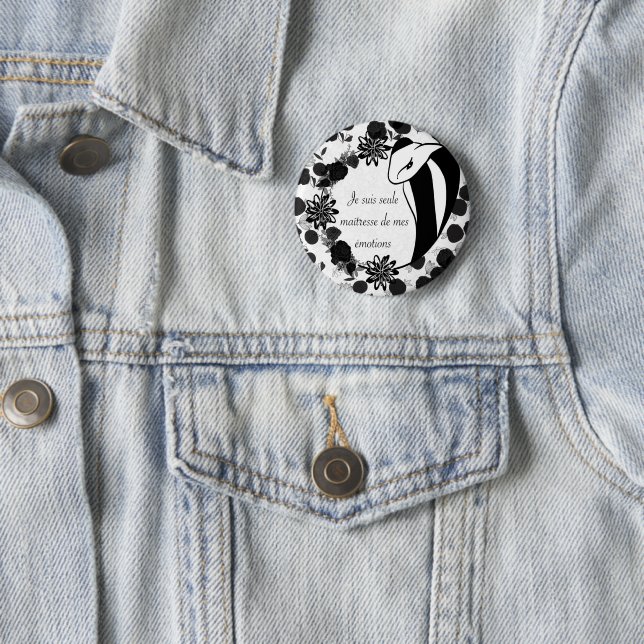 serpent button (In Situ)