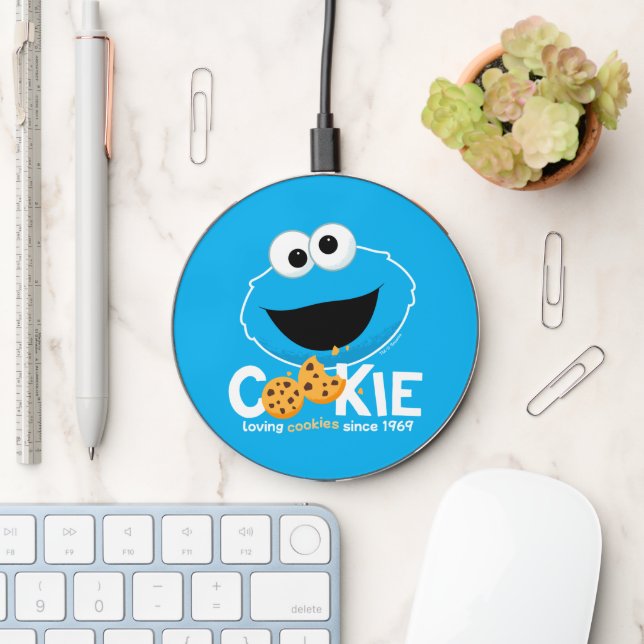 Sesame Street | Cookie Monster Loving Cookies Wireless Charger (Desk)