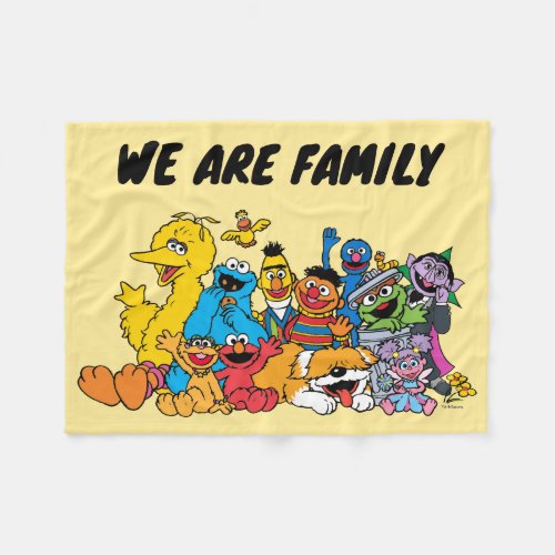 Sesame Street  Sesame Pals Group Portrait Fleece Blanket