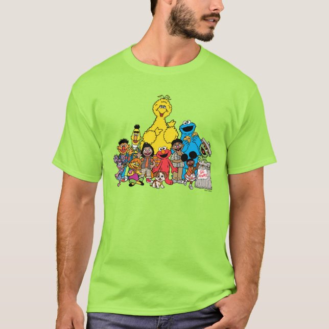 Sesame Street | Sesame Pals Hanging Out T-Shirt (Front)