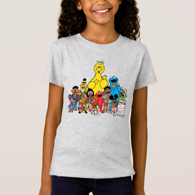 Sesame Street | Sesame Pals Hanging Out T-Shirt (Front)