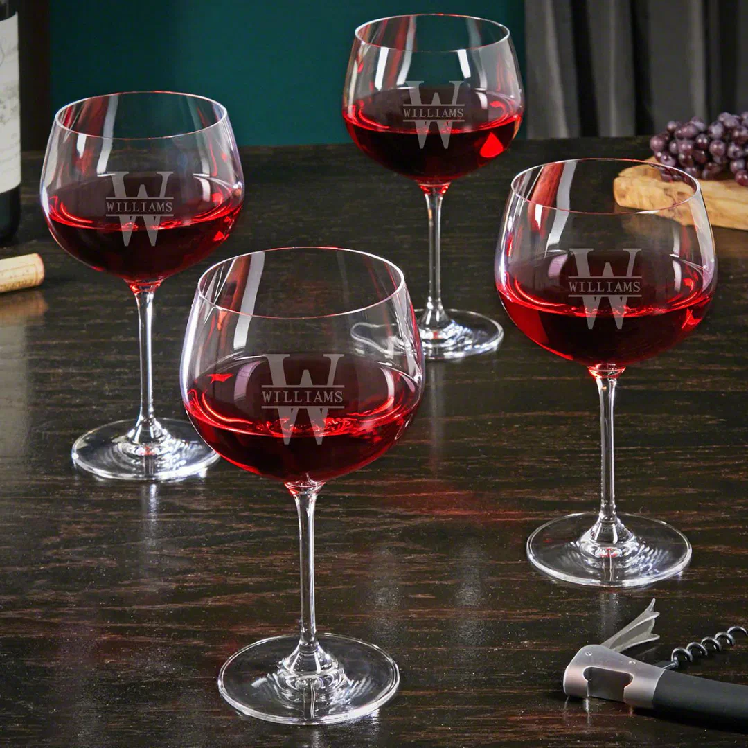 Set of 4 Oakmont Monogrammed Large Wine Glasses (Front)