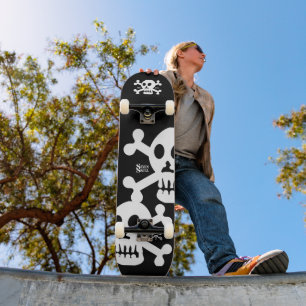 SEVEN SKULL BY MASANSER PIXELAT SKATEBOARD