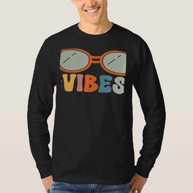 Seventh Grade Vibes 7th Grade Students Parents Tea T-Shirt (Front)