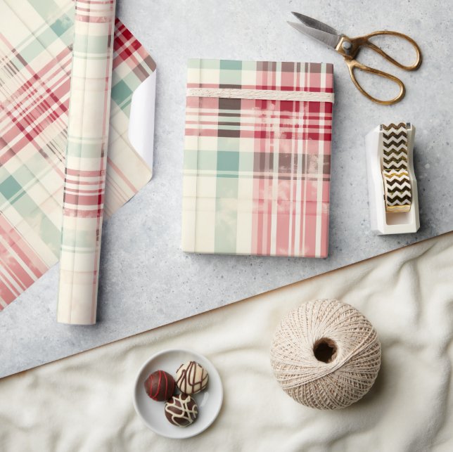 Shabby Chic Distressed Christmas Tartan Wrapping Paper (Crafts)