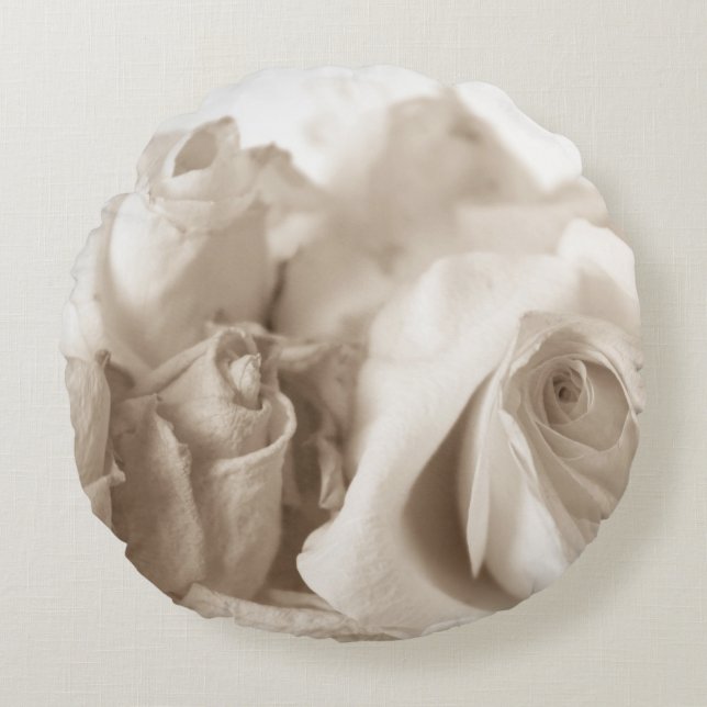 Shabby Chic Romantic White Roses Round Pillow (Front)