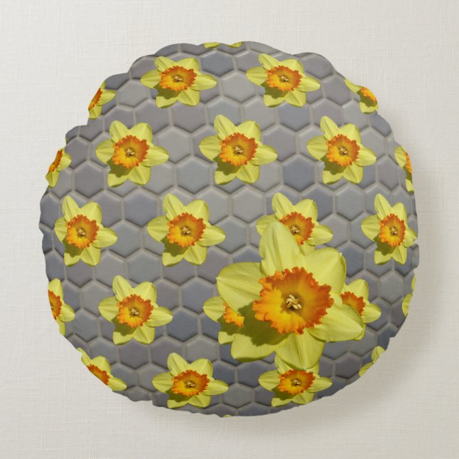 Shades of Blue Pattern Daffodils Round Pillow (Front)