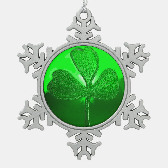Shamrock detail from SAINT PATRICK'S CELTIC HEART Snowflake Pewter Christmas Ornament (Front)