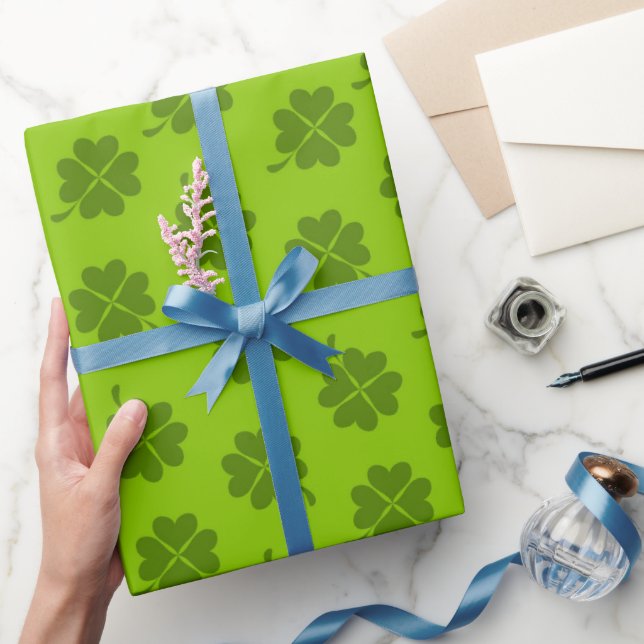 Shamrock, Lucky Clover Pattern, St. Patrick Wrapping Paper (Gifting)