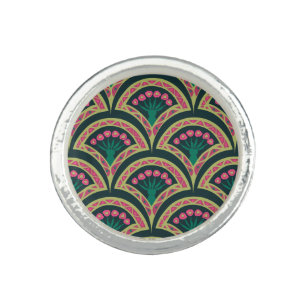 shell shaped green pattern ring