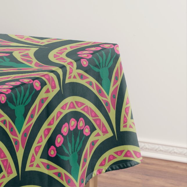 shell shaped green pattern tablecloth (In Situ)